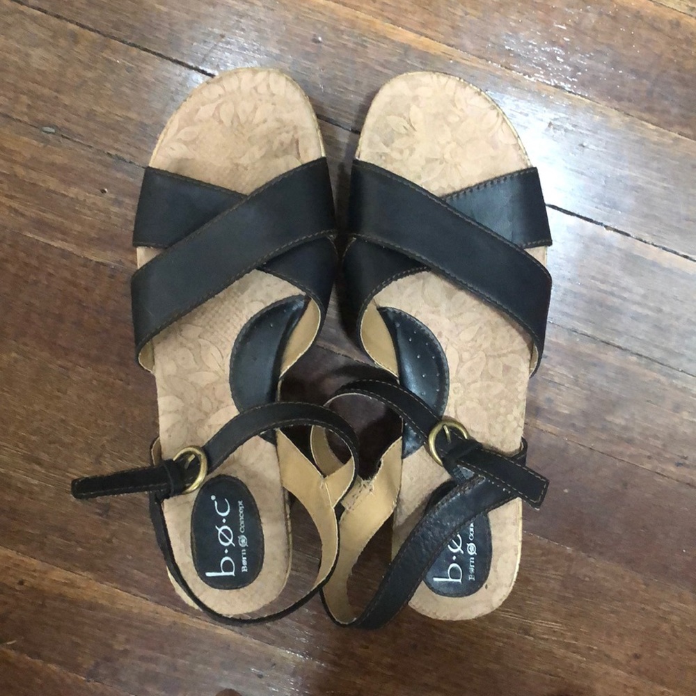 🖤 Black Wedge Sandals